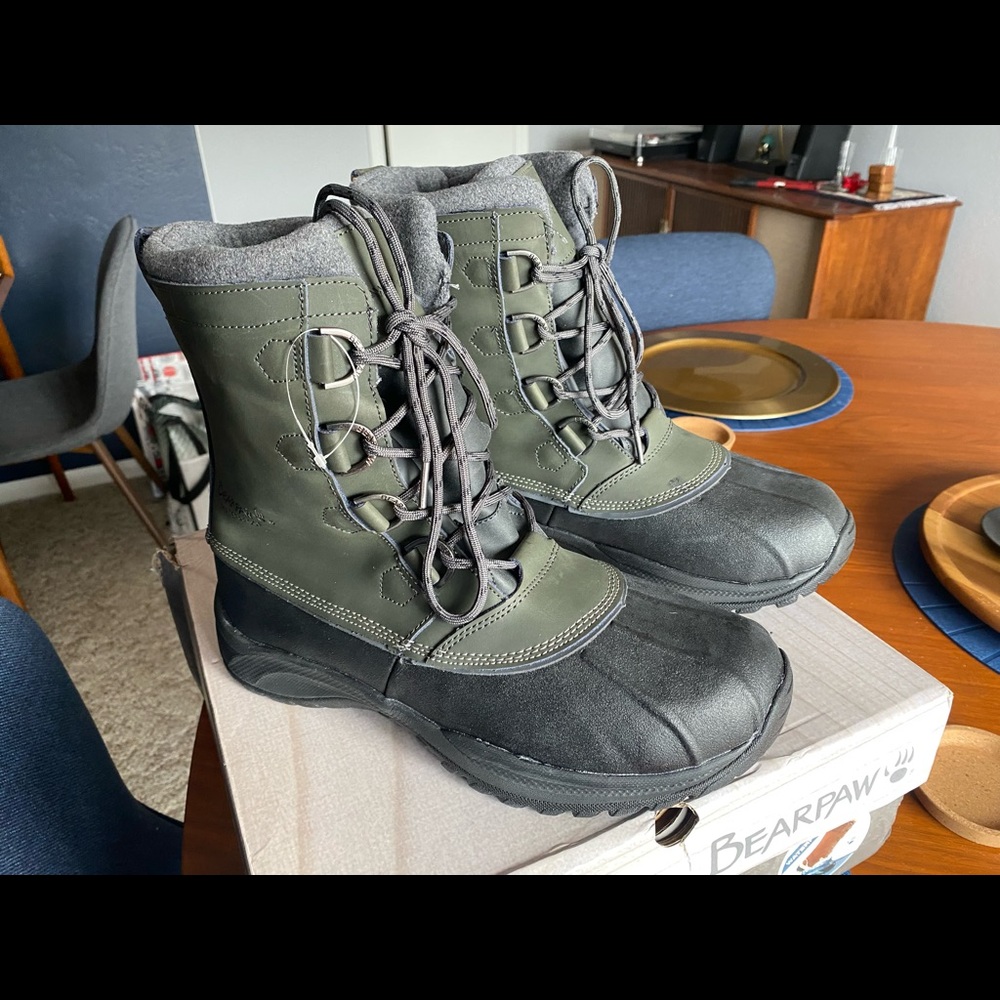 Mens BearPaw waterproof snow boots.